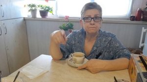 Завтрак.Как съездила?Чем недовольна?Бензин на трассе?