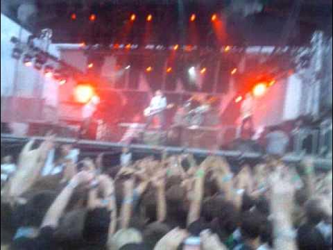 Linkin Park Live in Saint-Petersburg 26.07.09 - Bleed It Out w/Intro (16) FAN PULLED OUT!!! смотреть онлайн