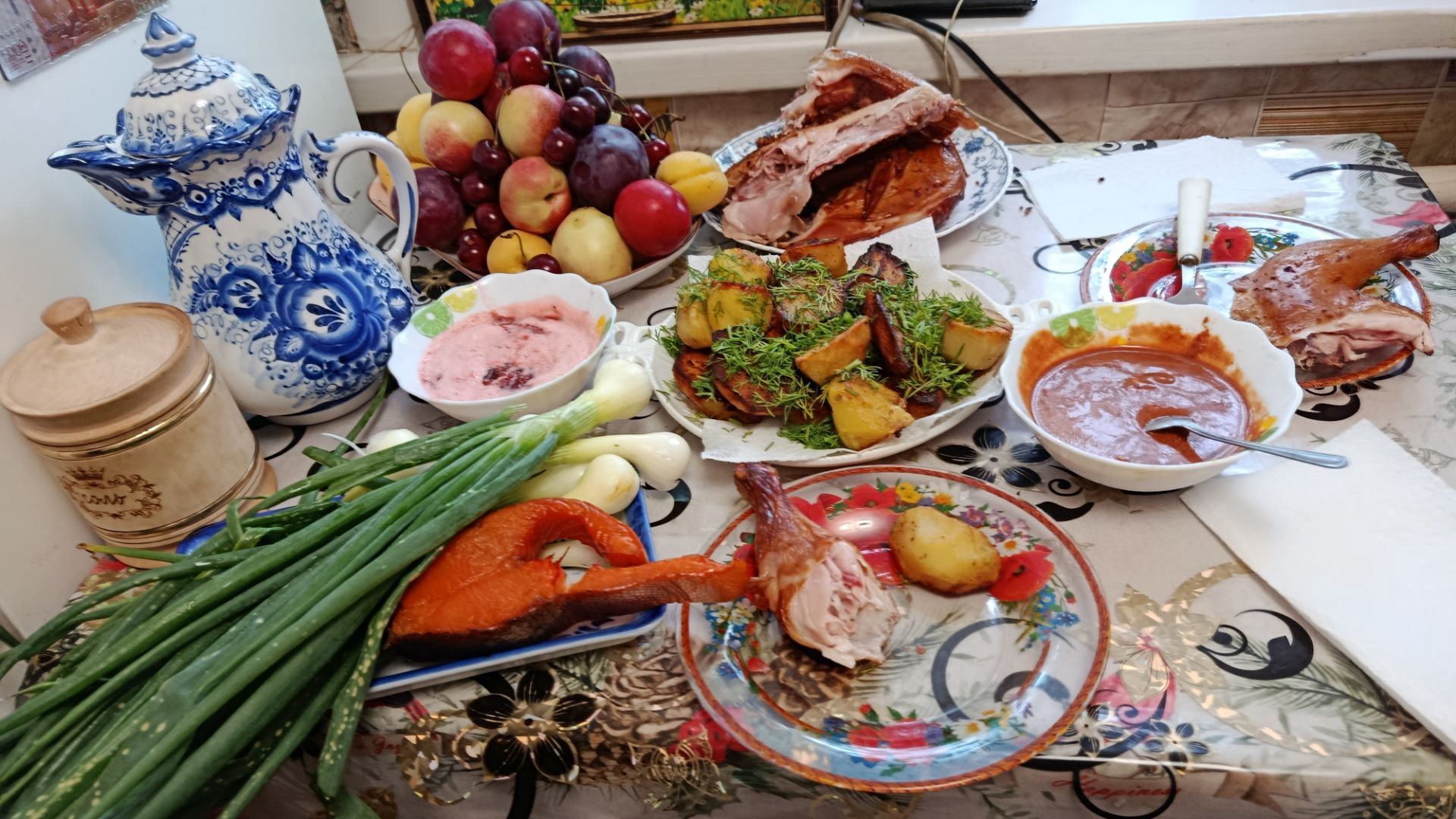 ПРОЯВИЛА ФАНТАЗИЮ, ЗА КРУЖИЛАСЬ, ВКУСНЫЙ ОБЕД смотреть онлайн