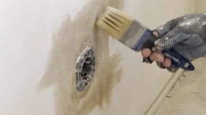 Как верно грунтовать стены кистью