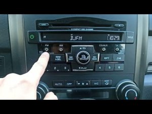 Как изменить время на Honda CRV 3/How to change the time on the stock radio tape recorder Honda CRV3