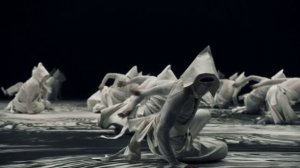 Новый клип stray kids(드레이 키스)