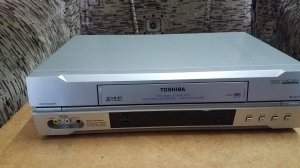 Toshibia V E60 видеомагнитофон  Hi-Fi STEREO убийца бобинных магнитофонов