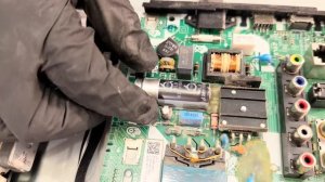 Телевизор Samsung, сгорел. Дым из телевизора. Ремонт телевизора своими руками, замена конденсатора.