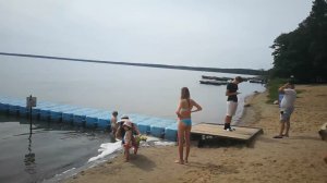 ЗМЕЯ НА ГЛАВНОМ ПЛЯЖЕ ОЗЕРА НАРОЧЬ (Минская область, Мядель, Республика Беларусь)! Это нормально?