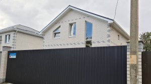 Купить дом с газом, 130 кв на 4 сотках, веранда, цена 4600
