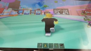 Я играю в игру в роблокс что ты выберешь