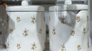 В Фикс прайс классные завалы посуды! Много новинок для кухни. Красивые тарелки, кружки, кастрюли.