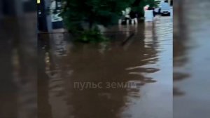 Потоп в Оренбурге! Город и область ушли под воду после грозы — десятки авто затопило! Сегодня