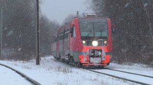Трёхвагонный (впервые?) РА2-019 в Пскове, поезда в снегопад