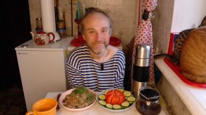 Обед с котями. Собака залезла на дерево и поседела. Мукбанг. Обжор. Еда на камеру. Диета. Шизофрения