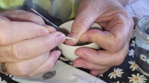 Как убрать кутикулу без ножниц. Мне 70 лет а пальчики как у молодой!