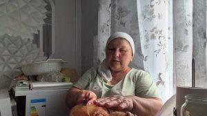 закоптила курочку на завтра/ решила помыть машину/ пошла ягодка красная