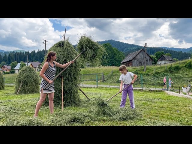 This Is How a Real Ukrainian Village Lives in 2026 🇺🇦 | Homemade Ice Cream & Roasted Zucchini смотреть онлайн