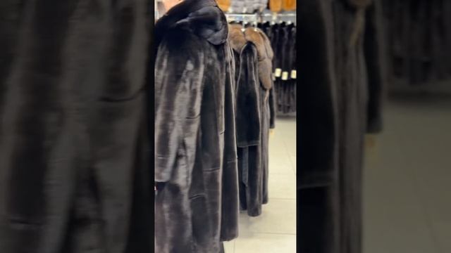 Успевайте предложение ограничено! Коллекция изделий из аукционного меха норки SAGA или Blackglama смотреть онлайн