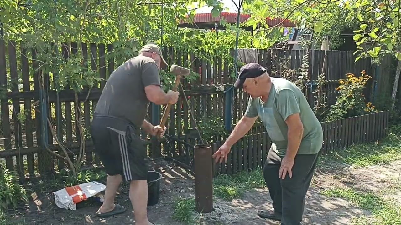 Как мы ставили ручной насос-качек на пластиковую трубу! смотреть онлайн