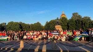 На «Алые паруса» прибыли делегации выпускников из других стран