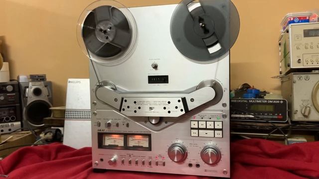 Akai GX-635. Парень в деле.