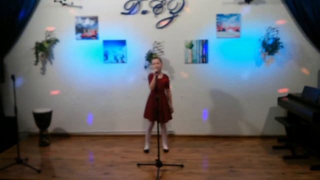 Песня на конкурсе в школе Диез в Куркино смотреть онлайн