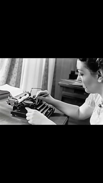 🎬 Shorts «Улыбаюсь, а сердце плачет» (стихи Тушновой)VNMUZEK #СтудияМУЗМОНСТР