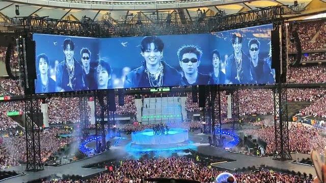 BTS - Swim | Arirang Tour - Madrid D1 260626... смотреть онлайн