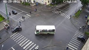 Вылетел на красный и чуть не убил