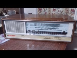 Делаю FM (fm, ФМ, фм), не теряя УКВ (укв) - диапазон. Просто, дешево, легко. Радиола после апгрейда.