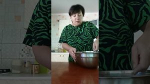 Тесто замесила 🍞 Компотэсом  похвалилась 😊