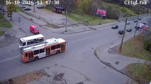 Выпал из машины на ходу
