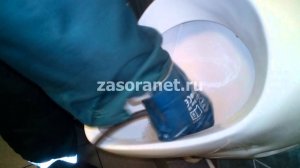 Промывка писсуаров от мочевого камня