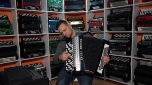 Очень интересный электробаян Hohner vox 4k к 125-летию компании