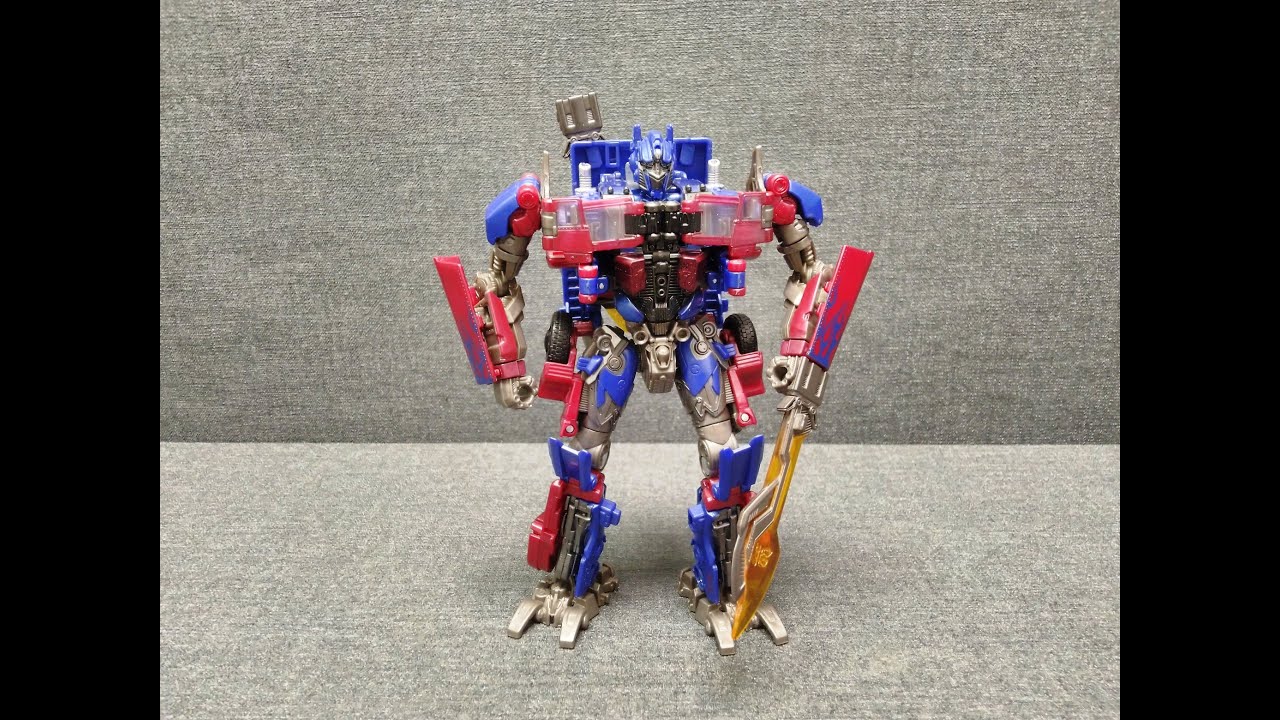 Обзор трансформера Optimus Prime - Voyager class - Studio Series - SS-5. Музей Р-ТФ. смотреть онлайн