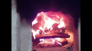 Огонь. Отрыв пламени от поленьев.