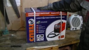 Распаковка Инверторный сварочный аппарат СПЕЦ MAG-170.Обзор.