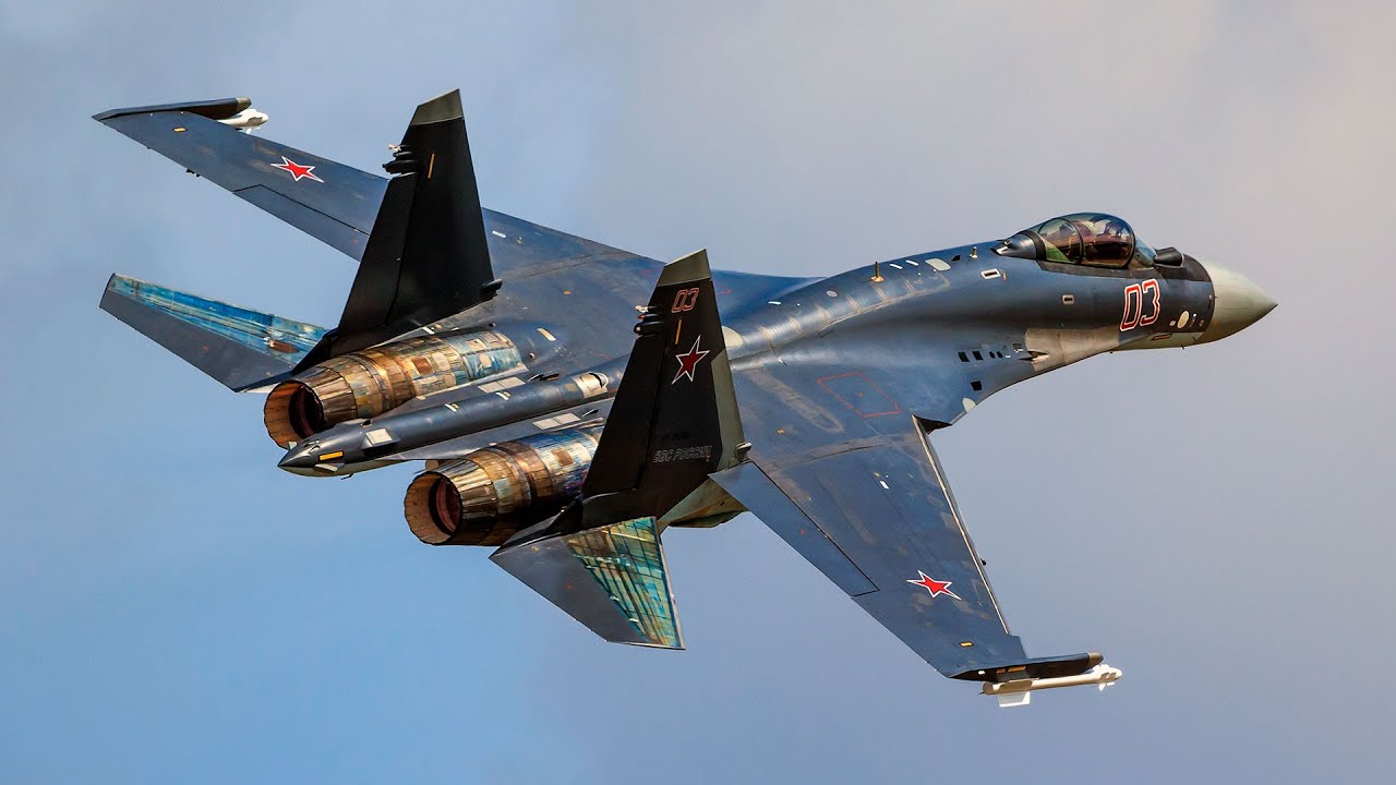 В США высоко оценили видео тренировочных полетов российского Су-35 смотреть онлайн