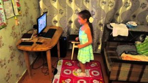 Полина танцует. Танцевальный коврик HELLO KITTY