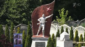 Жительница Белоруссии спасает памятники советским воинам от уничтожения в Польше