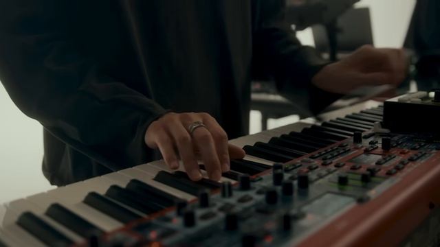 TWO LANES - Evoke (Live Session) смотреть онлайн
