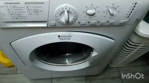 Обзор стиральной машины Hotpoint Ariston ARSL105 2008 года выпуска.