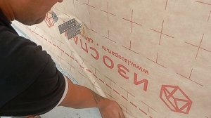 начинаем обшивать дом металлическим сайдингом.