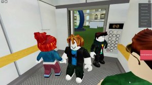 ROBLOX лифт катаемся вместе с друзьями😀😀😀 на 17 этаже и на 8 этаже и последний этаж это 0