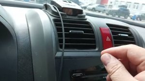 Кондиционер  дует на водителя теплым, а пассажира холодным воздухом