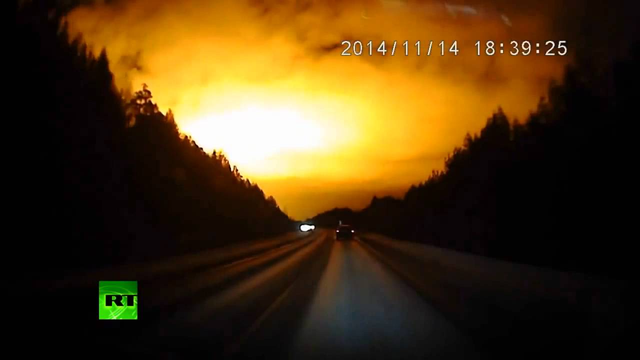 НОВОСТИ УКРАИНЫ СЕГОДНЯ 20.11.2014 Странная вспышка озарила небо над Свердловской областью.mp4 смотреть онлайн