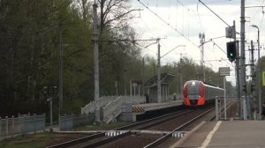 Сдвоенная «Ласточка» ЭС2Г-027/026 сообщением Санкт-Петербург - Выборг проследует о.п. Озерки