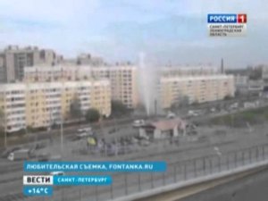 На Савушкина лопнула магистральная труба - фонтан кипятка бил до 6 этажа