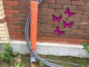 Кормушка для птицы из сантехнической трубы.