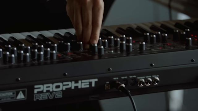 TWO LANES - Belong (Live Session) смотреть онлайн