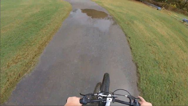 Как снимает экшн камера Go Pro HERO 9 в движении. с Велосипеда смотреть онлайн