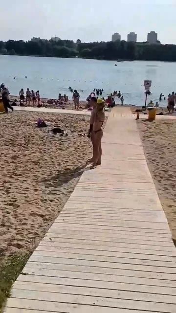 Пляж в Москве на м.Водный стадион