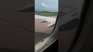 Посадка самолета boeing 737 в аэропорту Петропавловск.